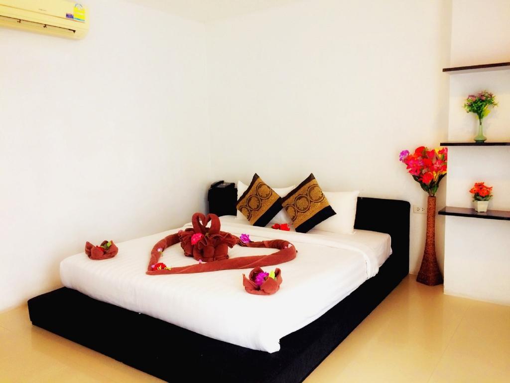 Lars-Lita Residence Patong Luaran gambar