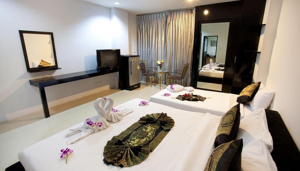 Lars-Lita Residence Patong Luaran gambar