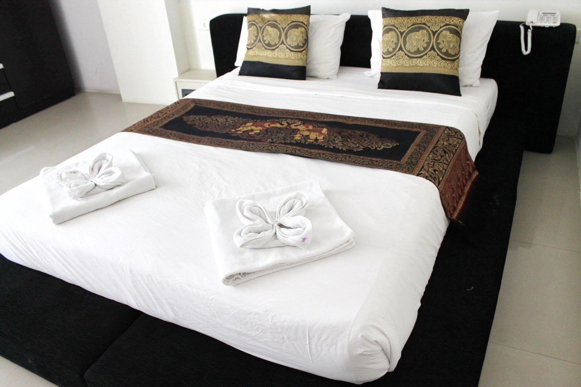 Lars-Lita Residence Patong Luaran gambar