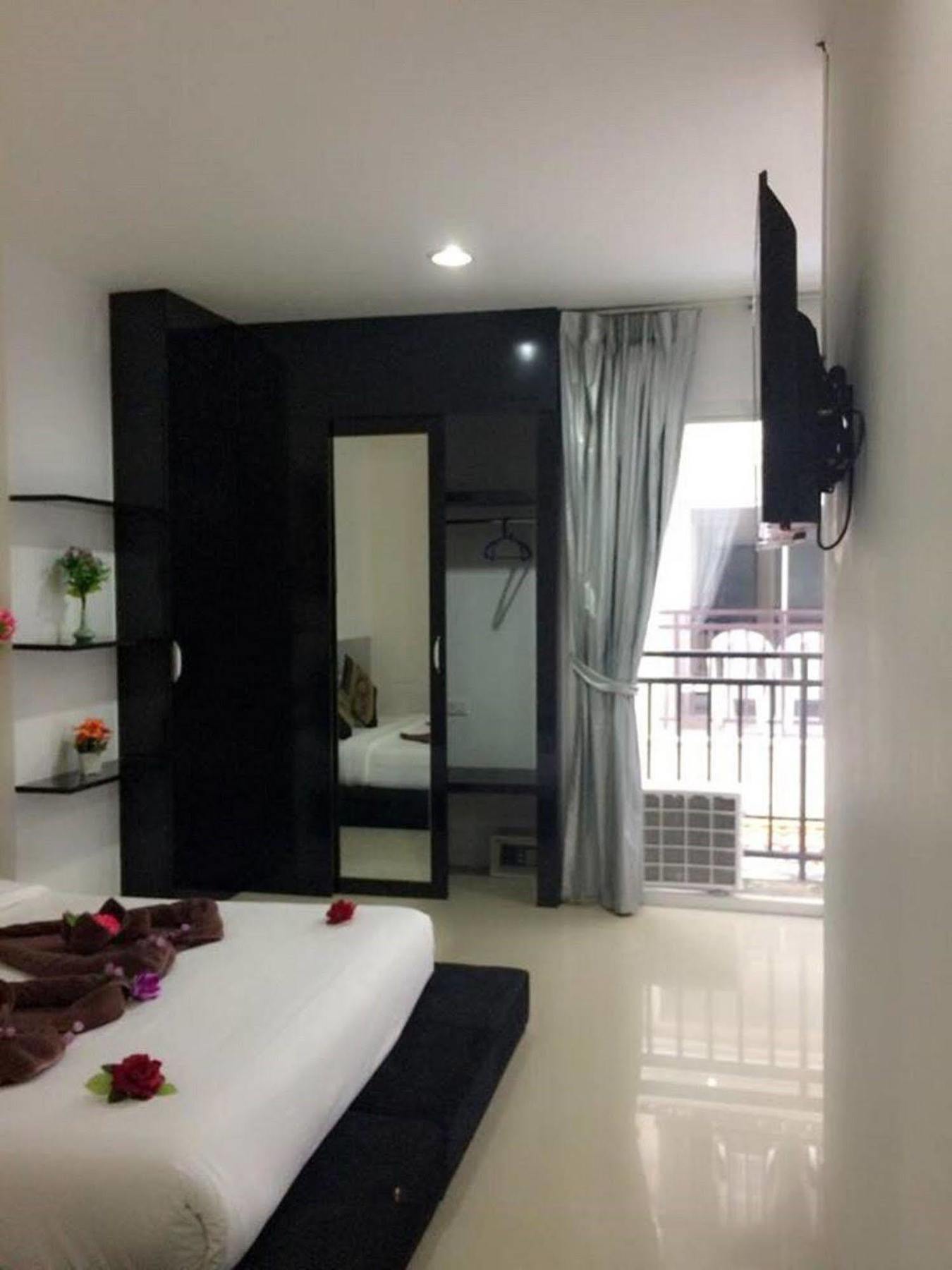 Lars-Lita Residence Patong Luaran gambar