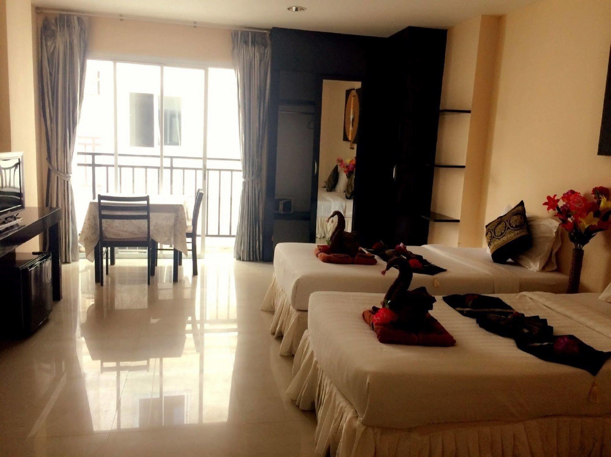 Lars-Lita Residence Patong Luaran gambar