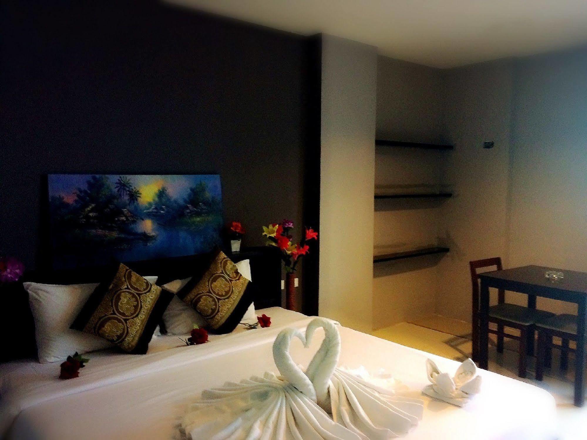Lars-Lita Residence Patong Luaran gambar