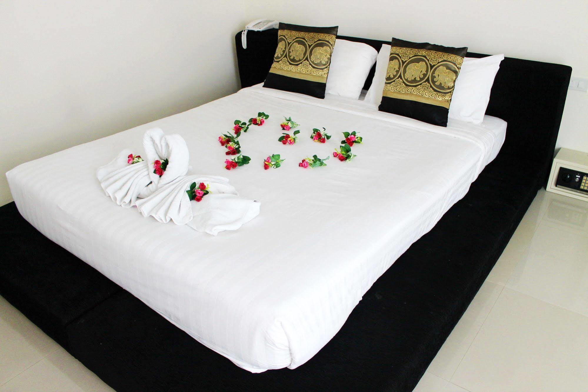 Lars-Lita Residence Patong Luaran gambar