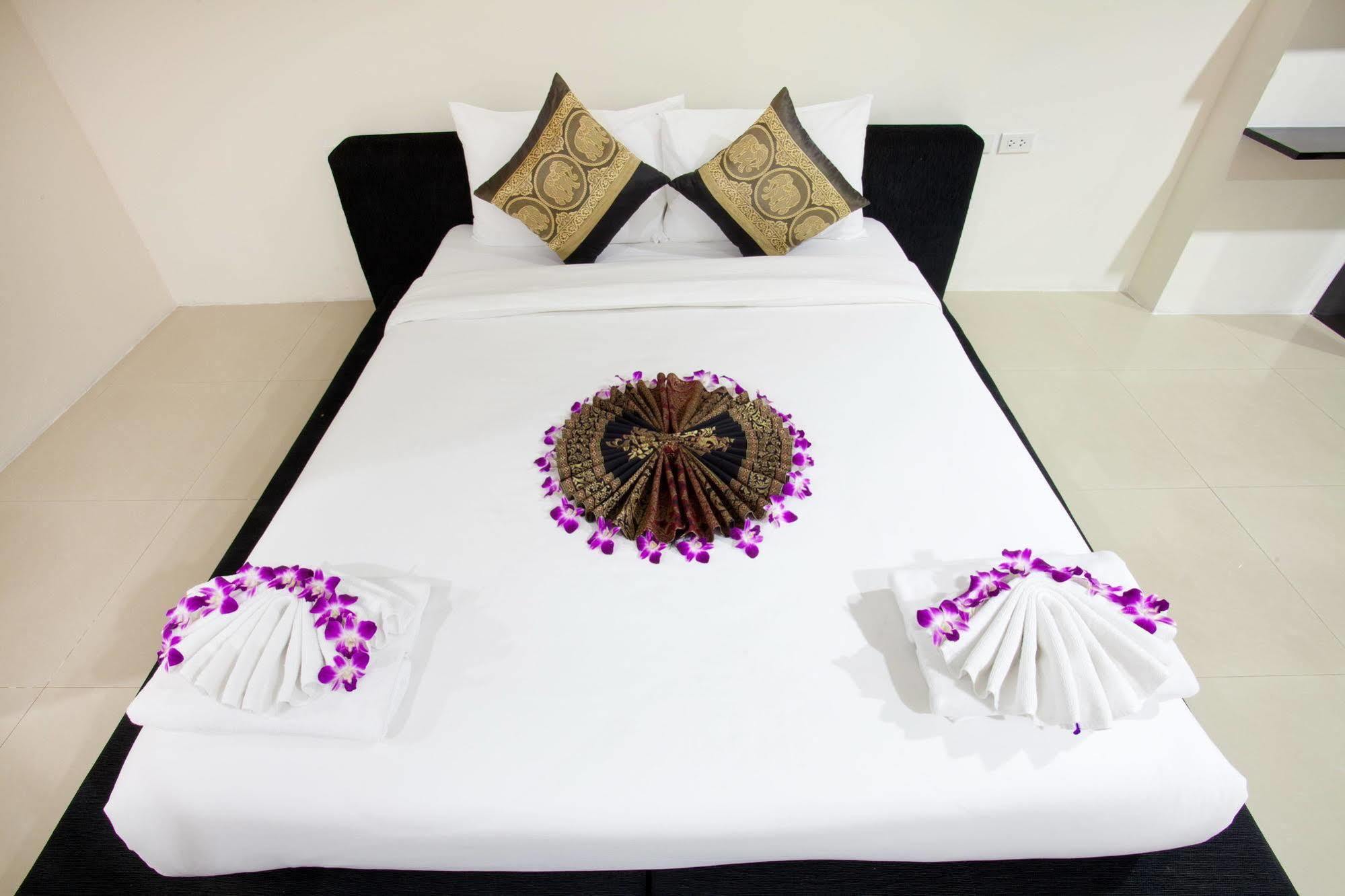 Lars-Lita Residence Patong Luaran gambar